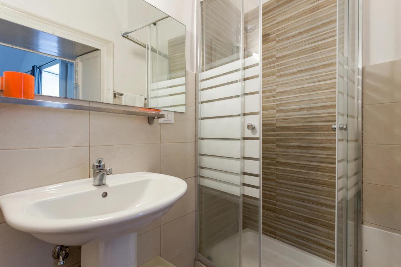 Da Gianni E Lucia With Bathroom In The Center 2*